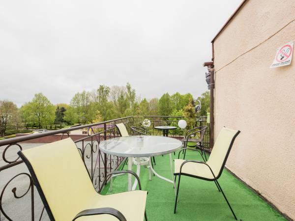 Widok na taras 2-go piętra.