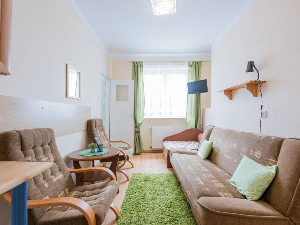 Widok na pokój dwuosobowy na 2-gim piętrze.