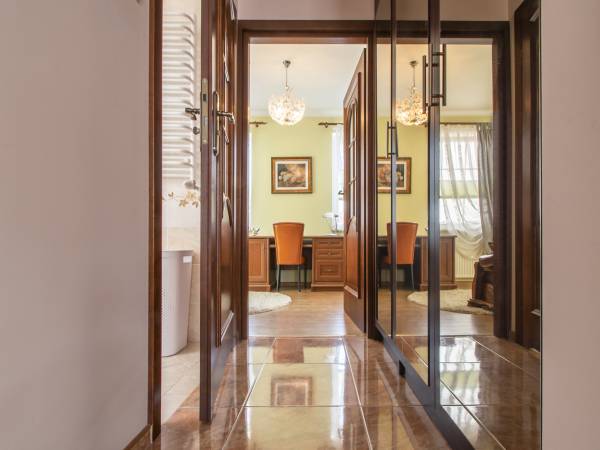 salon kuch. z przejsciem do sypialni 