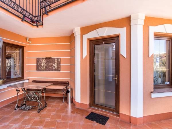 Pokój trzyosobowy z aneksem (1)