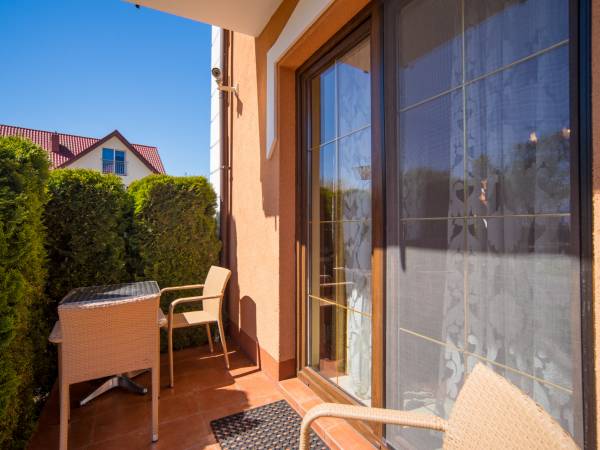 Pokój trzyosobowy z aneksem (2)