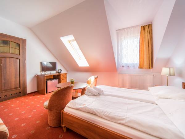 Pokój trzyosobowy (27)