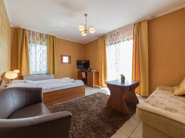 Pokój trzyosobowy (3)