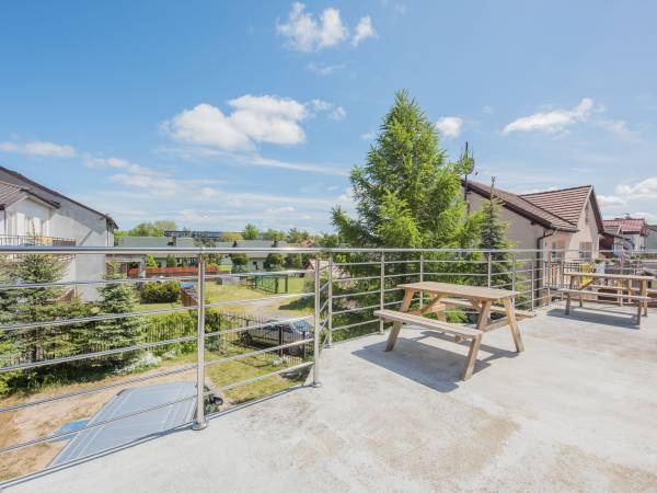 Widok z tarasu od podwórka.