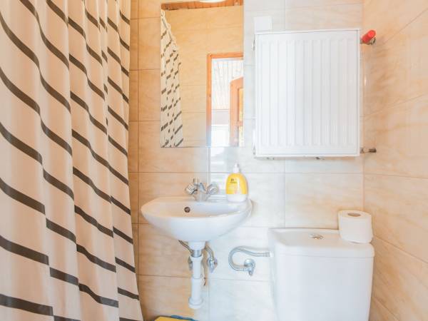 Łazienka w pokoju nr 3.