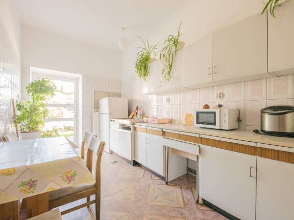 Kuchnia dla gości: parter.