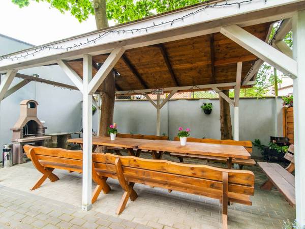 Altana z murowanym grillem