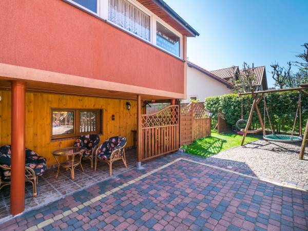 Domek i Pokoje Gościnne Pod Żaglem