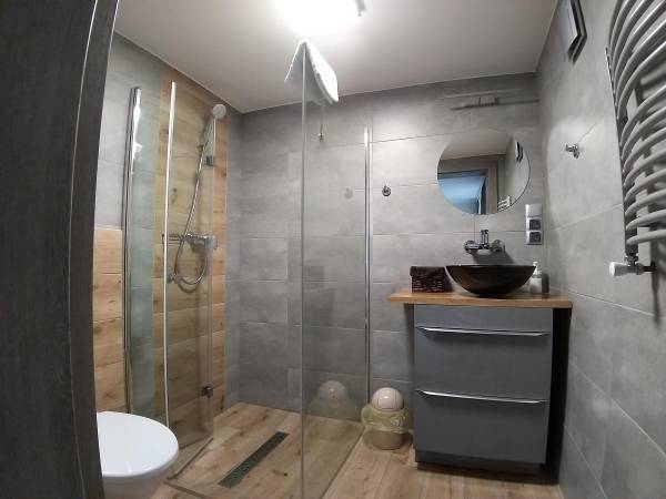 Sandra I łazienka pokoju nr 2