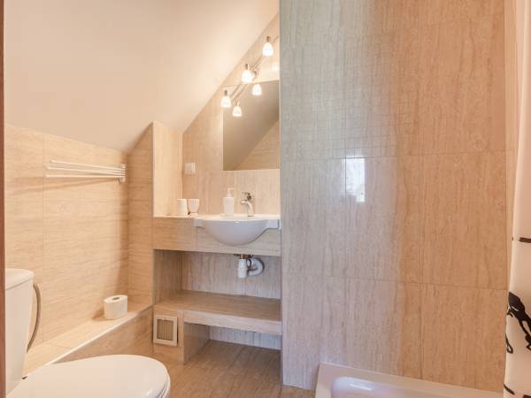 łazienka przy sypialni