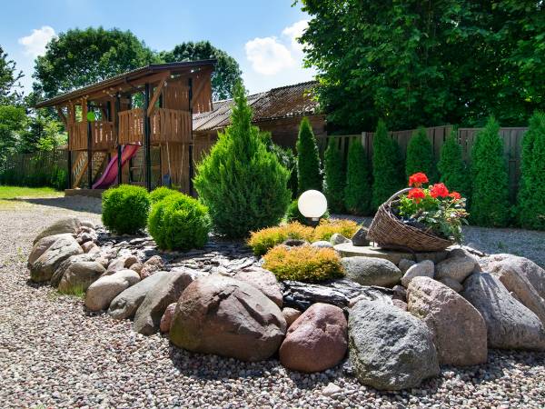 Nasz mały skalniak i kamienie z różnych stron kraju i świata