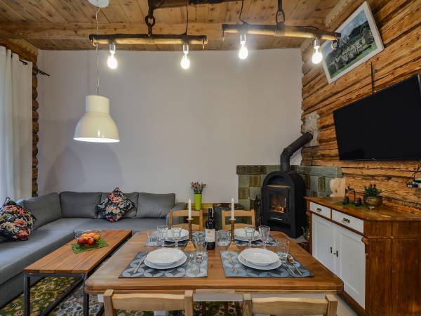 Apartament 3pok. z 2 sypialniami, 2 łazienkami, z kominkiem