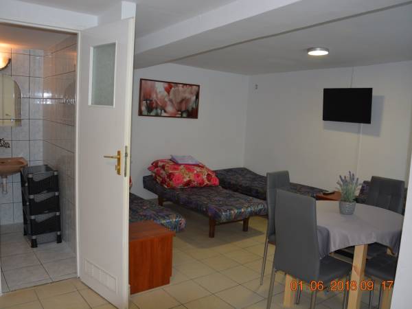 Pokój nr 6 (czteroosobowy)