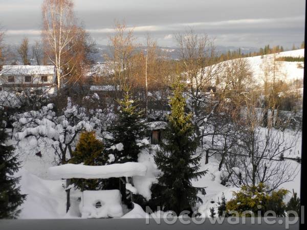 Widok z pokoju nr 3 na Gorce
