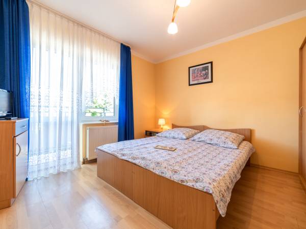 pokoj 3-os.z aneksem kuchennym.