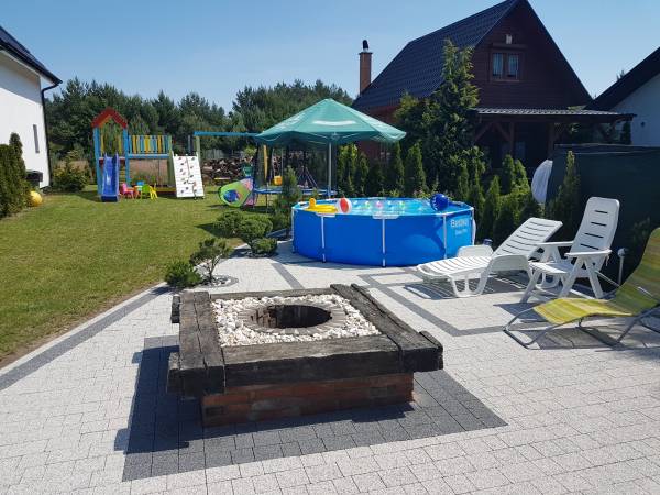 basen i miejsce na ognisko