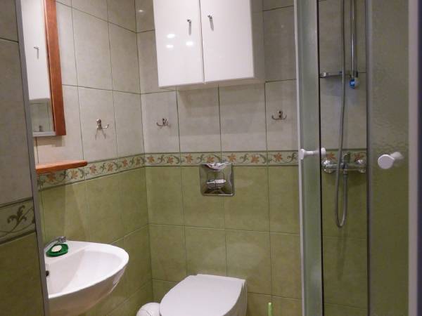 łazienka zielono beżowa