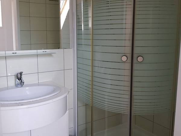 Na Skarpie -łazienka pokoju 2 osobowego