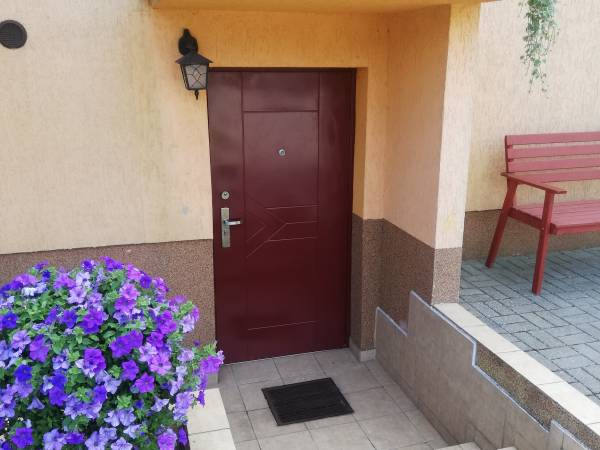 Wejście do pokoju 4 osob.