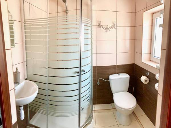 Łazienka w pokoju nr 1, 2 ,3, 4