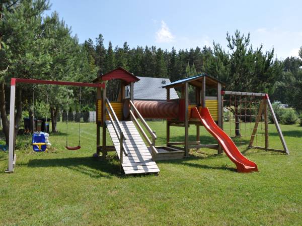 plac zabaw przy domkach 7 osobowych