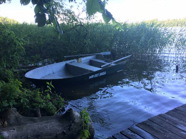 łódka prz pomoście