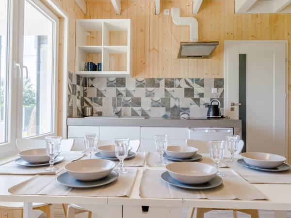 kuchnia z aneksem jadalnym