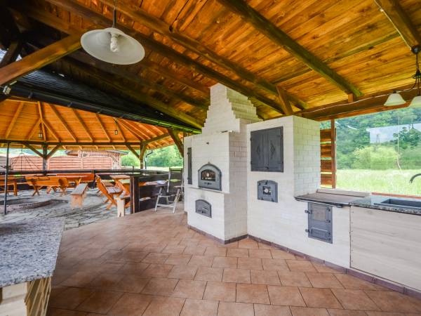 Piec pod biesiadnikiem