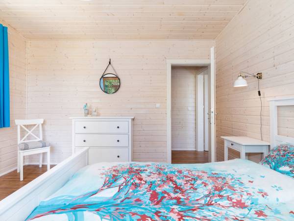 sypialnia z balkonem