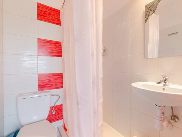 Łazienka pokoju 2-osobowego