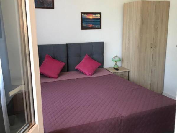 pokój 2 osobowy z balkonem słychać szum morza