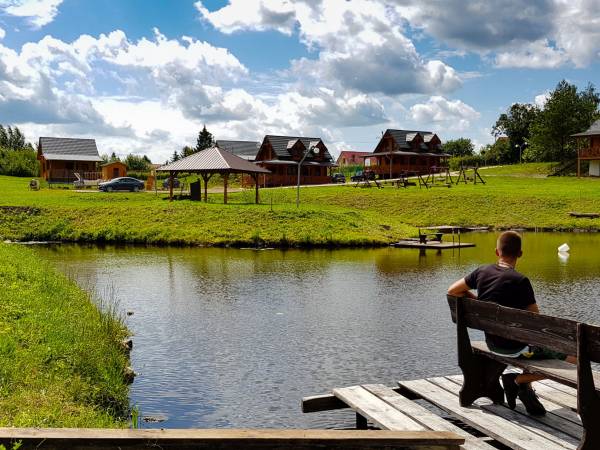Domki nad jeziorem Ołów z własnym stawem 