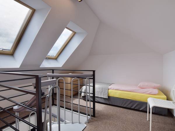 POKÓJ NR 5 sypialnia