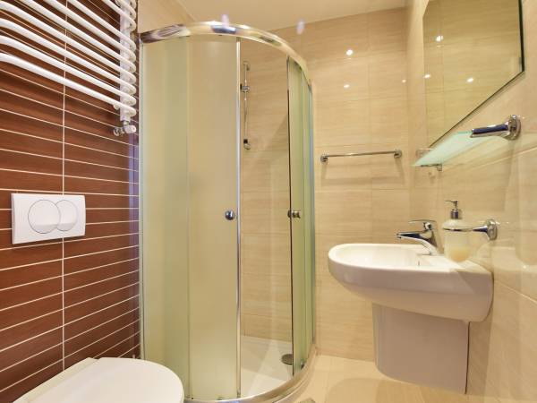 pokój nr 9 łazienka