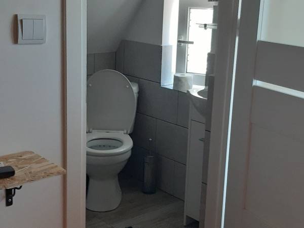 Łazienka w pokoju ,,SAWA,, 2os. z dostawką