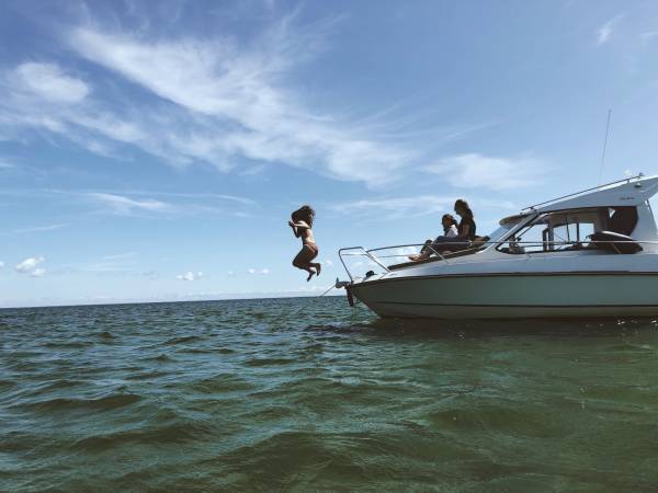 Nasi goście mogą korzystać z wycieczek naszą łodzią motorową.