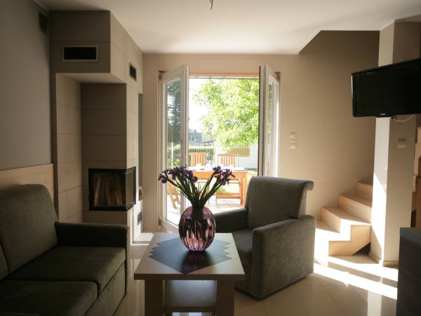 Dostępne są apartamenty z kominkiem.