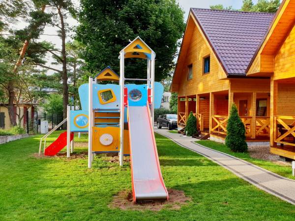 ALKADO Jastrzębia Góra plac zabaw