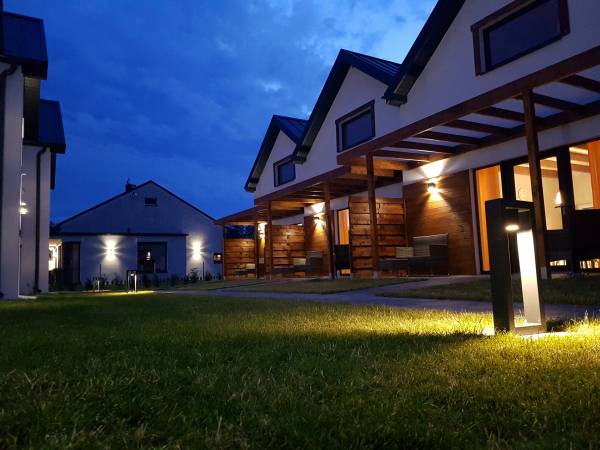 Strona południowa nocą