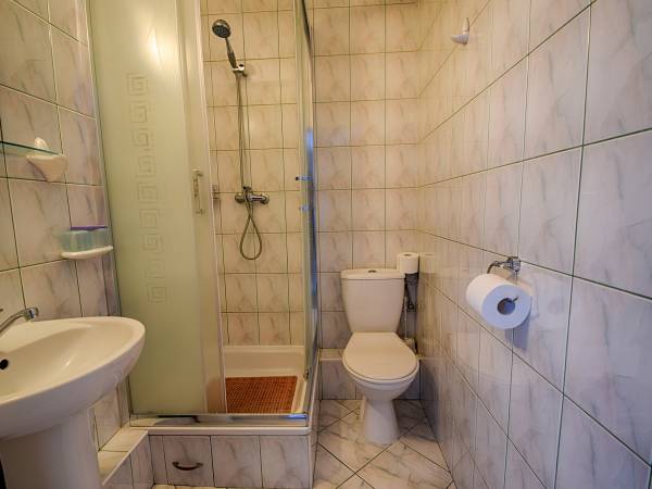 łazienka pokoju 2 osobowego