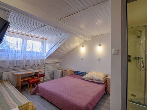 pokój 3 osobowy z łazienką