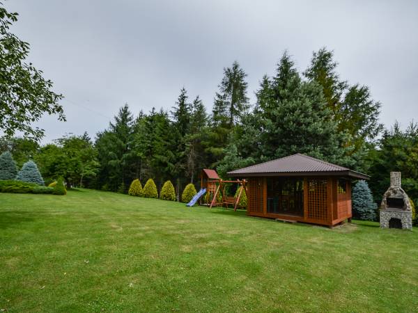 Altana, grill, plac zabaw