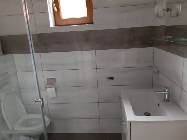 Łazienka w apartamencie dwuosobowym