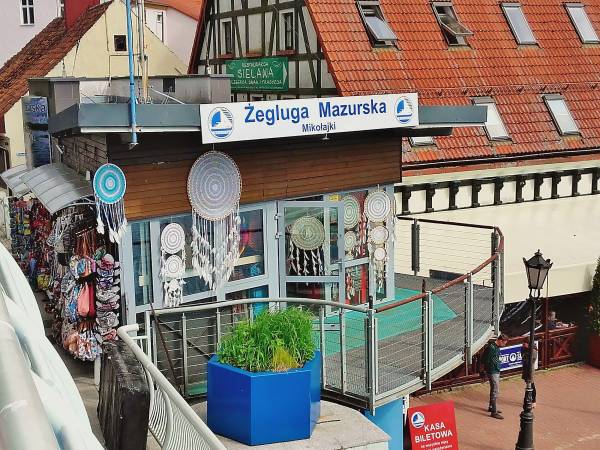 Rejsy statkami-ok. 9 min. pieszo