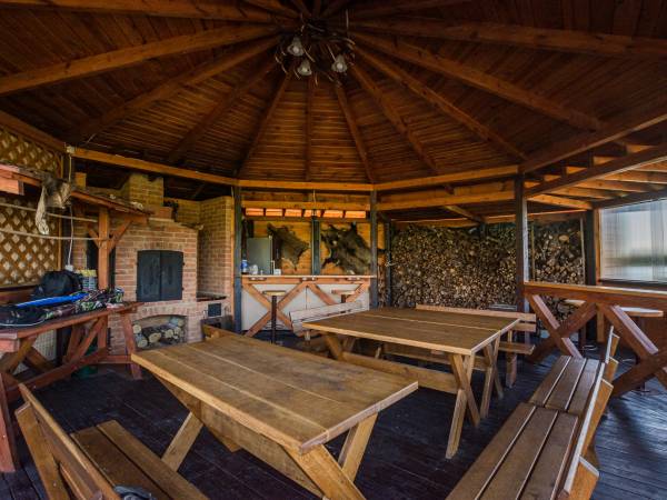 Altana ogrodowa z grillem