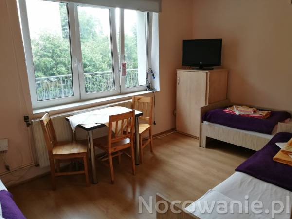 Pokój 3- os. z łazienką.