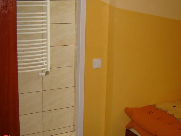 Pod Wrzosem - Noclegi Pracownicze, Pokoje Gościnne