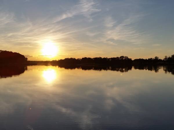 Domy na Pograniczu nad jeziorem