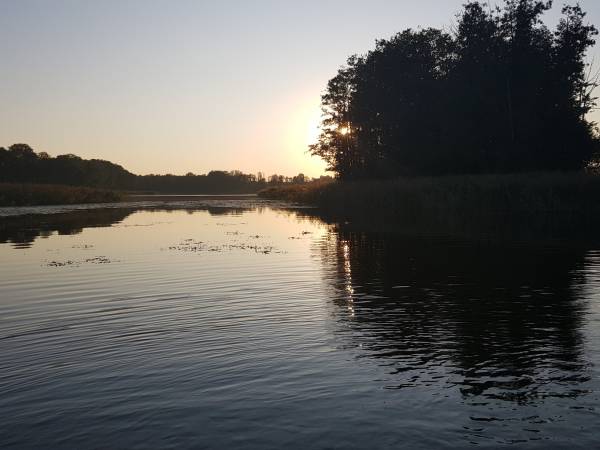 Domy na Pograniczu nad jeziorem