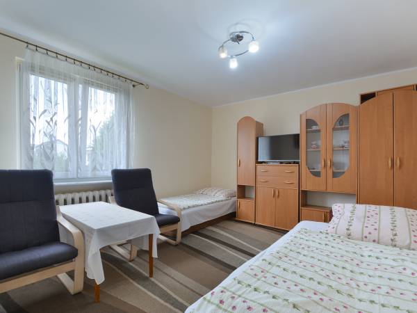 Pokój nr 7 z łazienką dostępną na korytarzu